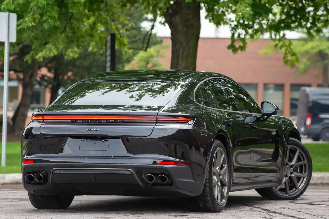 Porsche Panamera - Image 7
