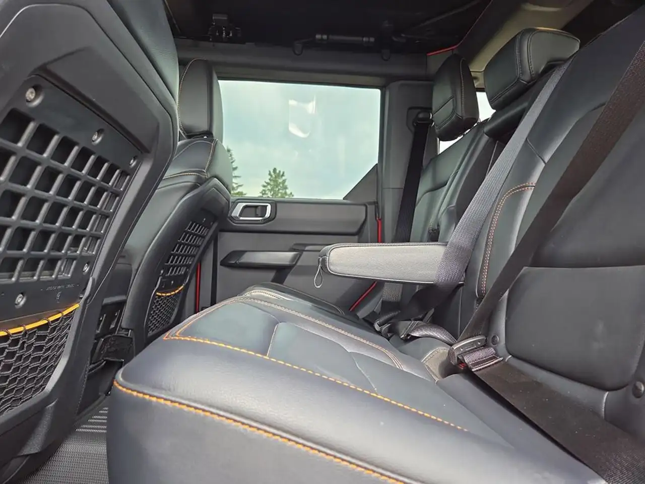 Ford Bronco - Image 22