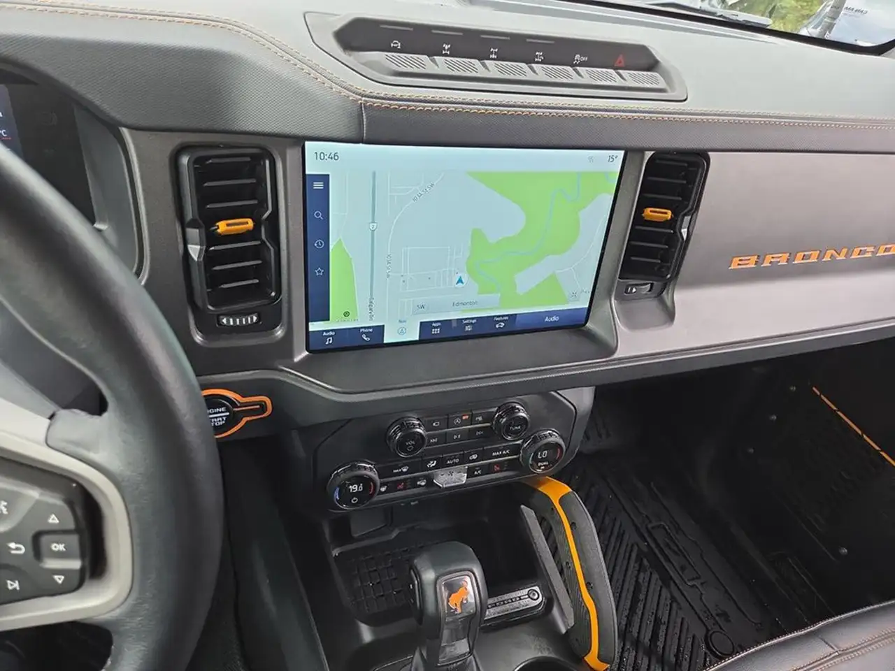 Ford Bronco - Image 18