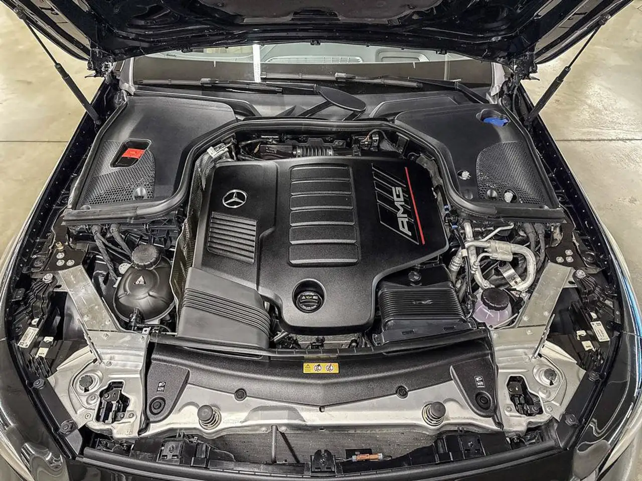 Mercedes-Benz CLS - Image 20