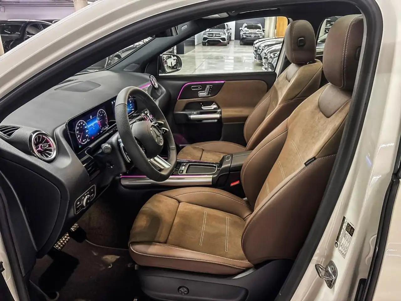 Mercedes-Benz GLA - Image 24