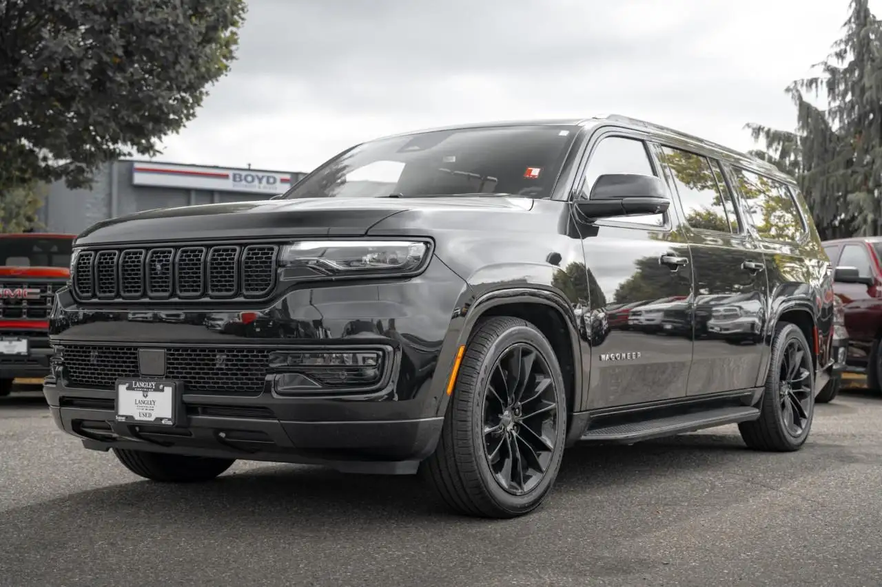 Jeep Wagoneer - Image 4