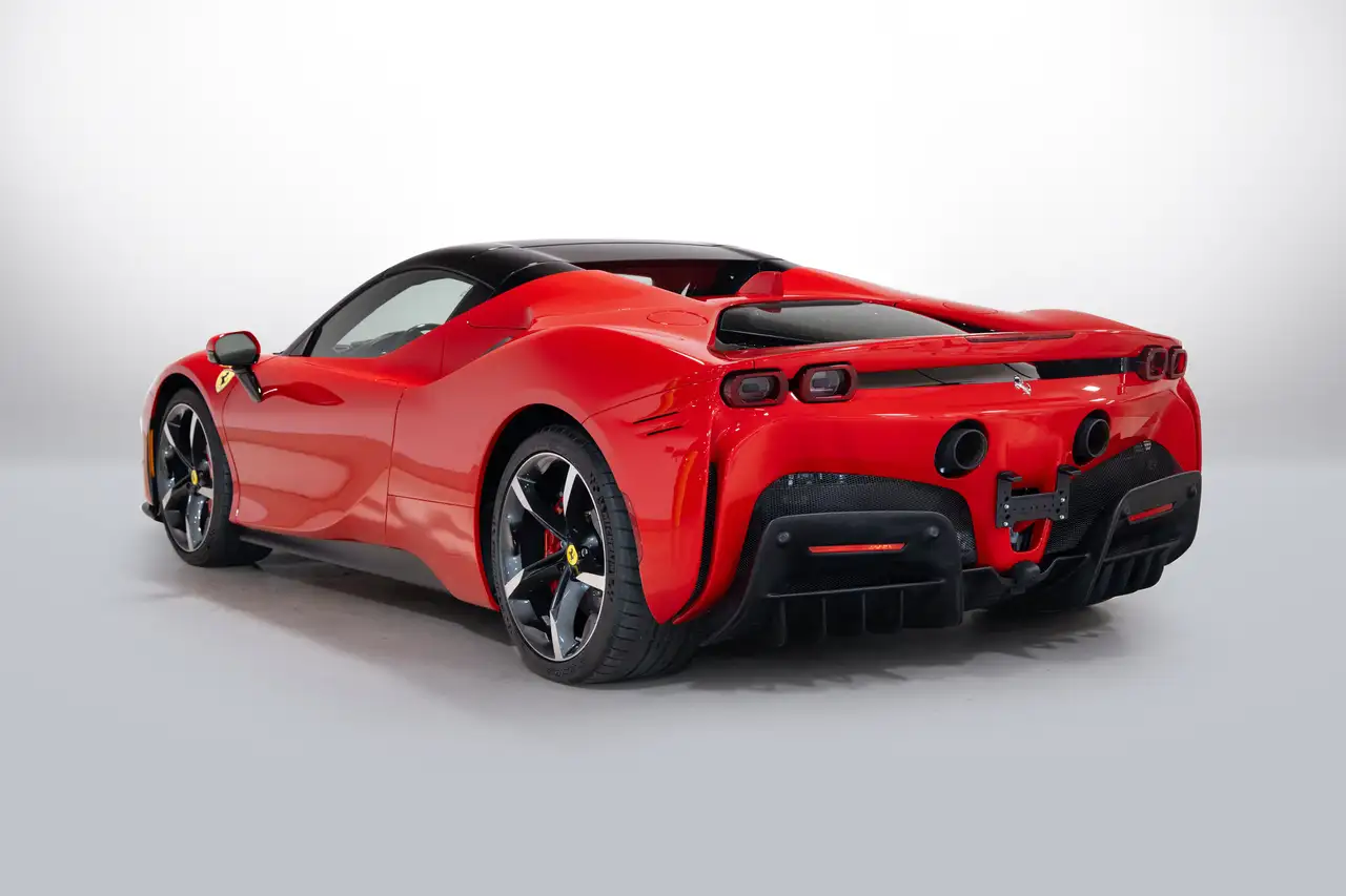 Ferrari SF90 Spider - Image 15