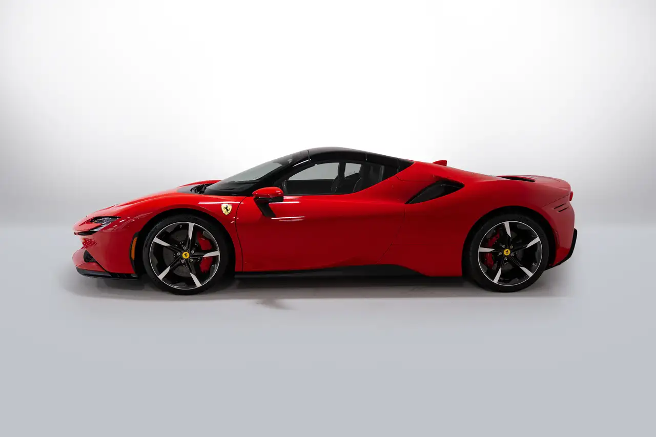 Ferrari SF90 Spider - Image 16
