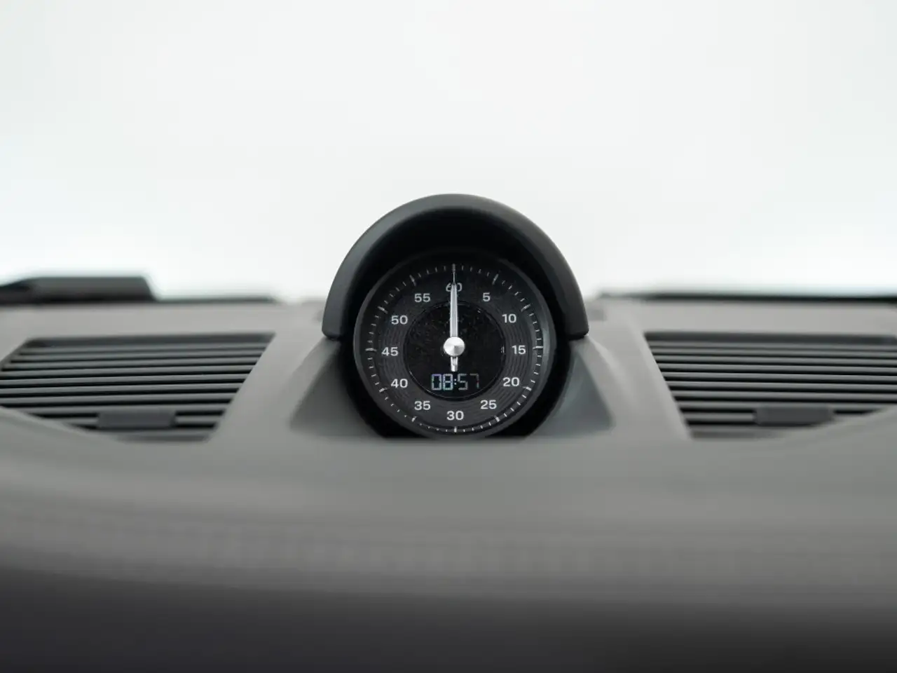 Porsche 911 - Image 28