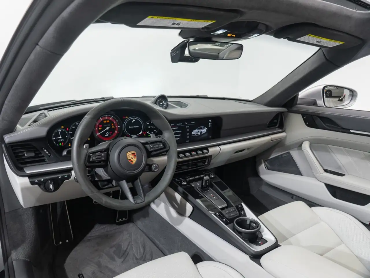 Porsche 911 - Image 25