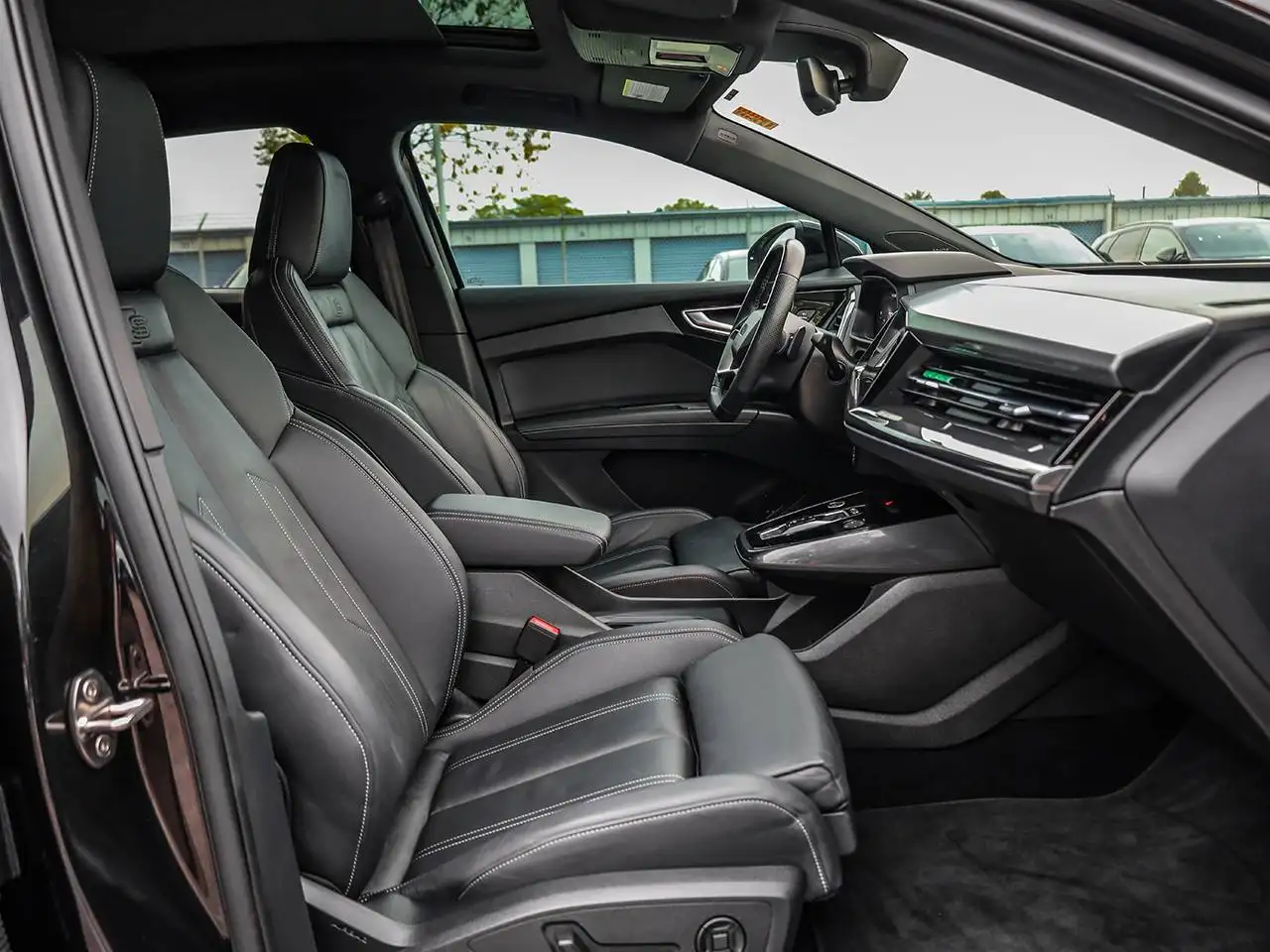 Audi Q4 e-tron - Image 15