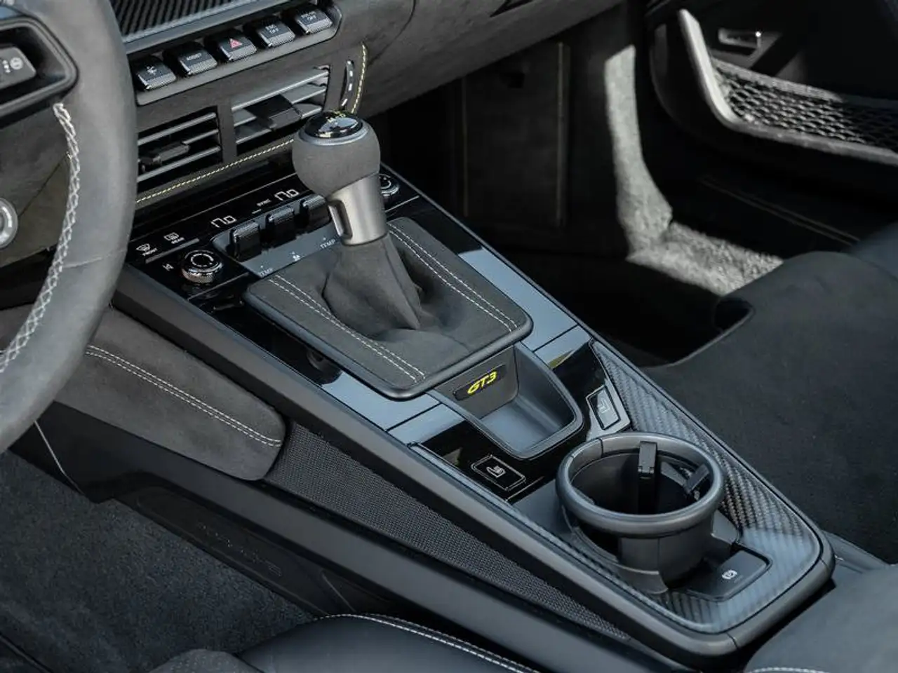 Porsche 911 - Image 40