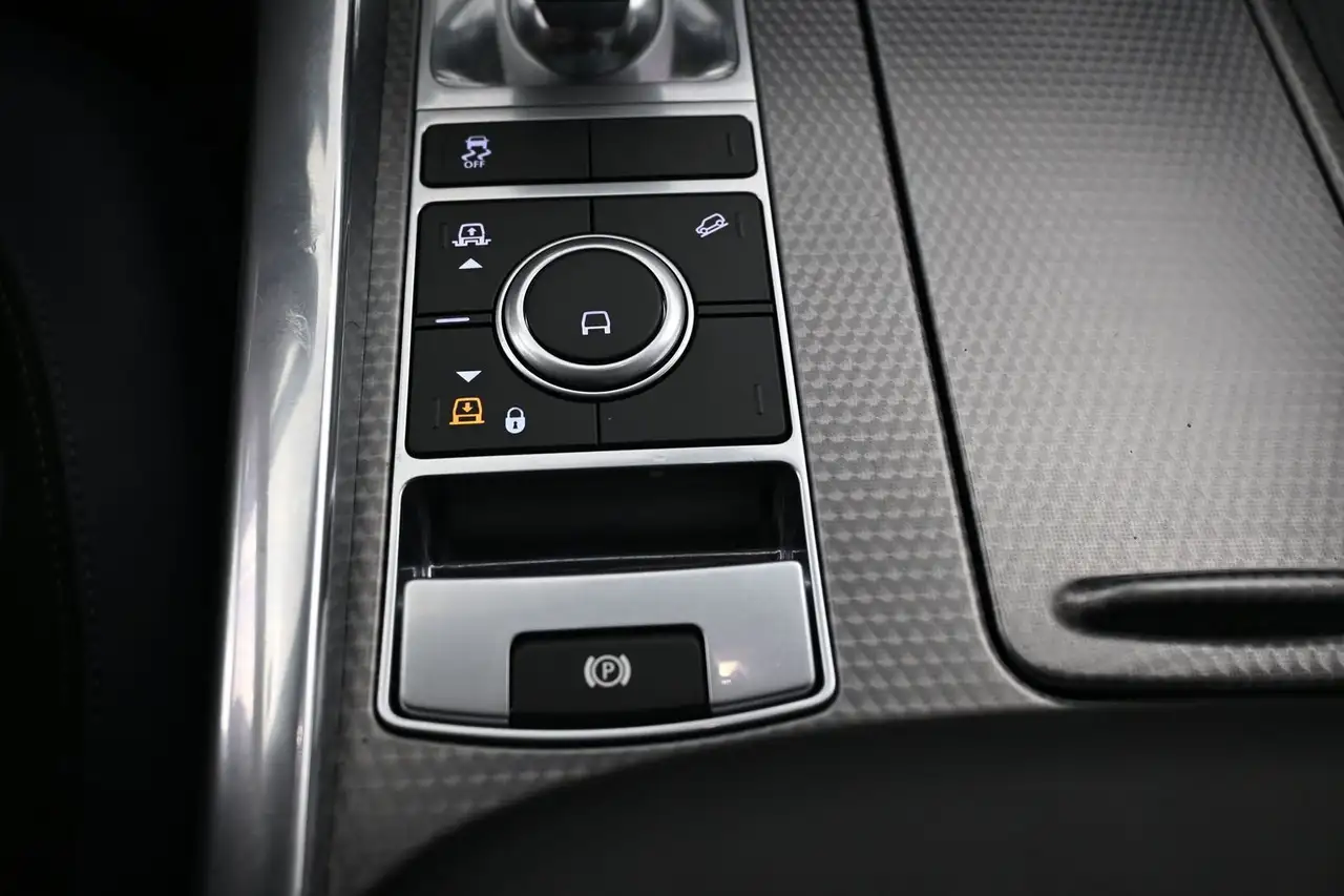 Land Rover Range Rover Sport - Image 12