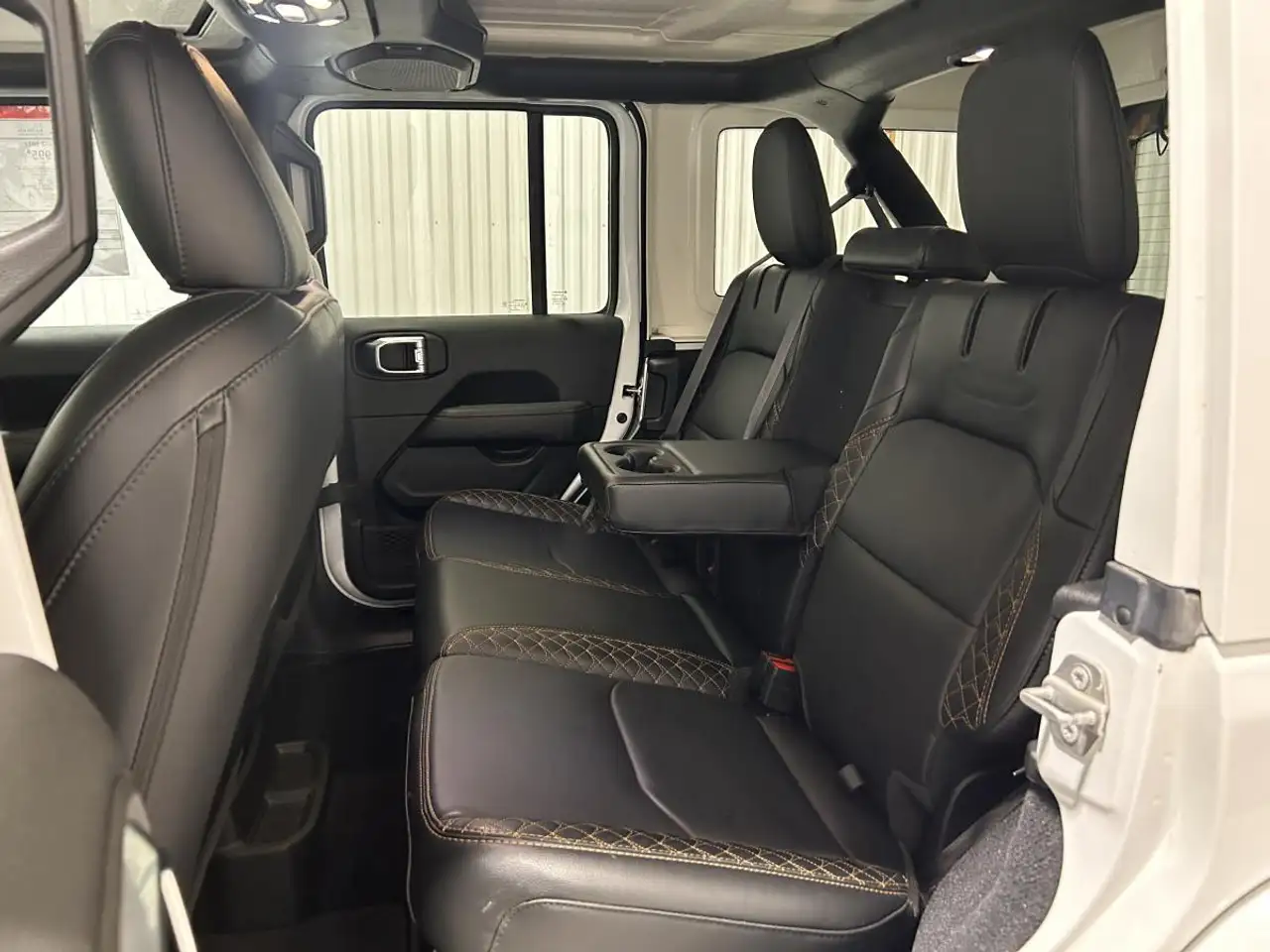 Jeep Wrangler - Image 14