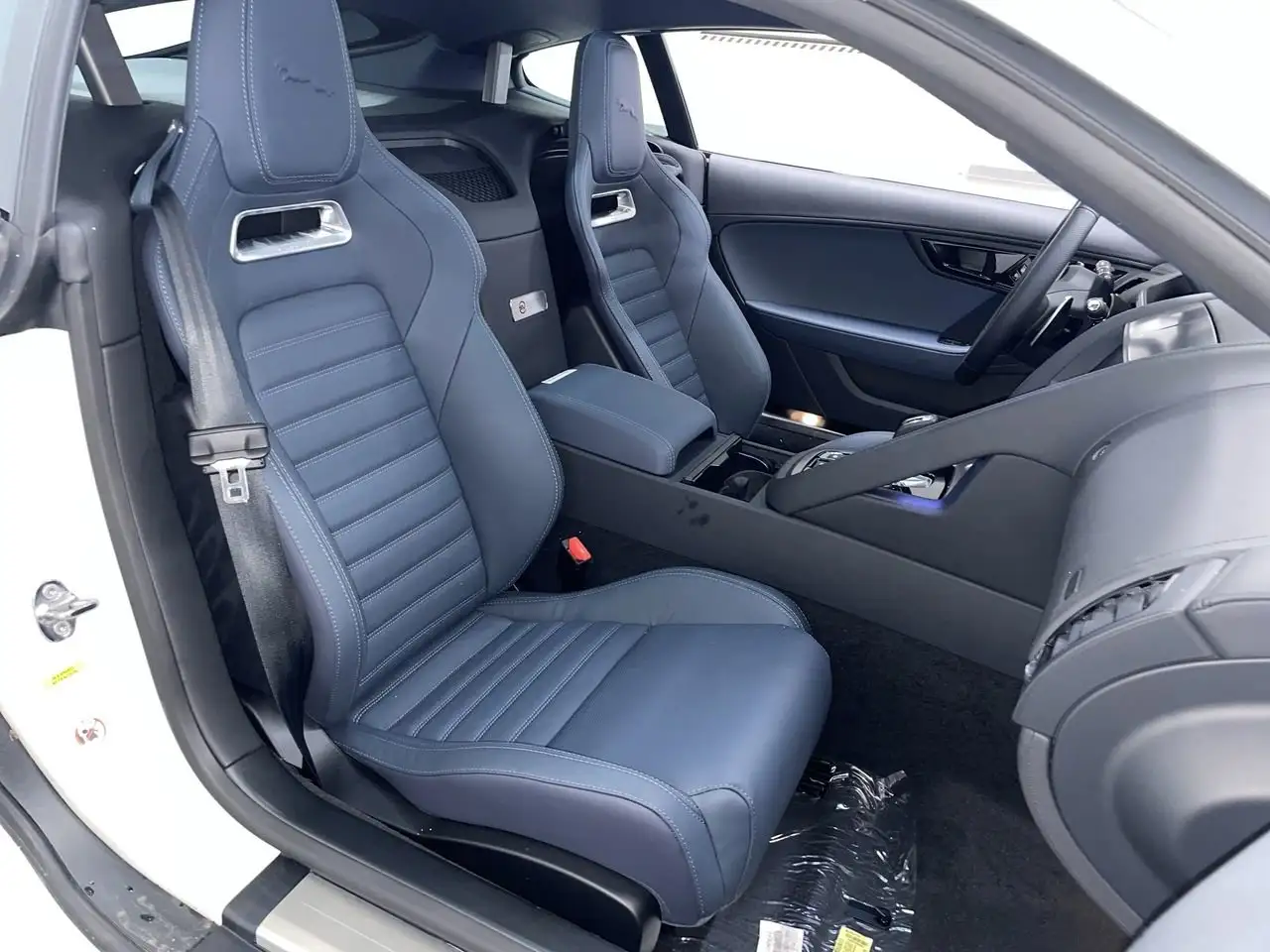 Jaguar F-Type - Image 32
