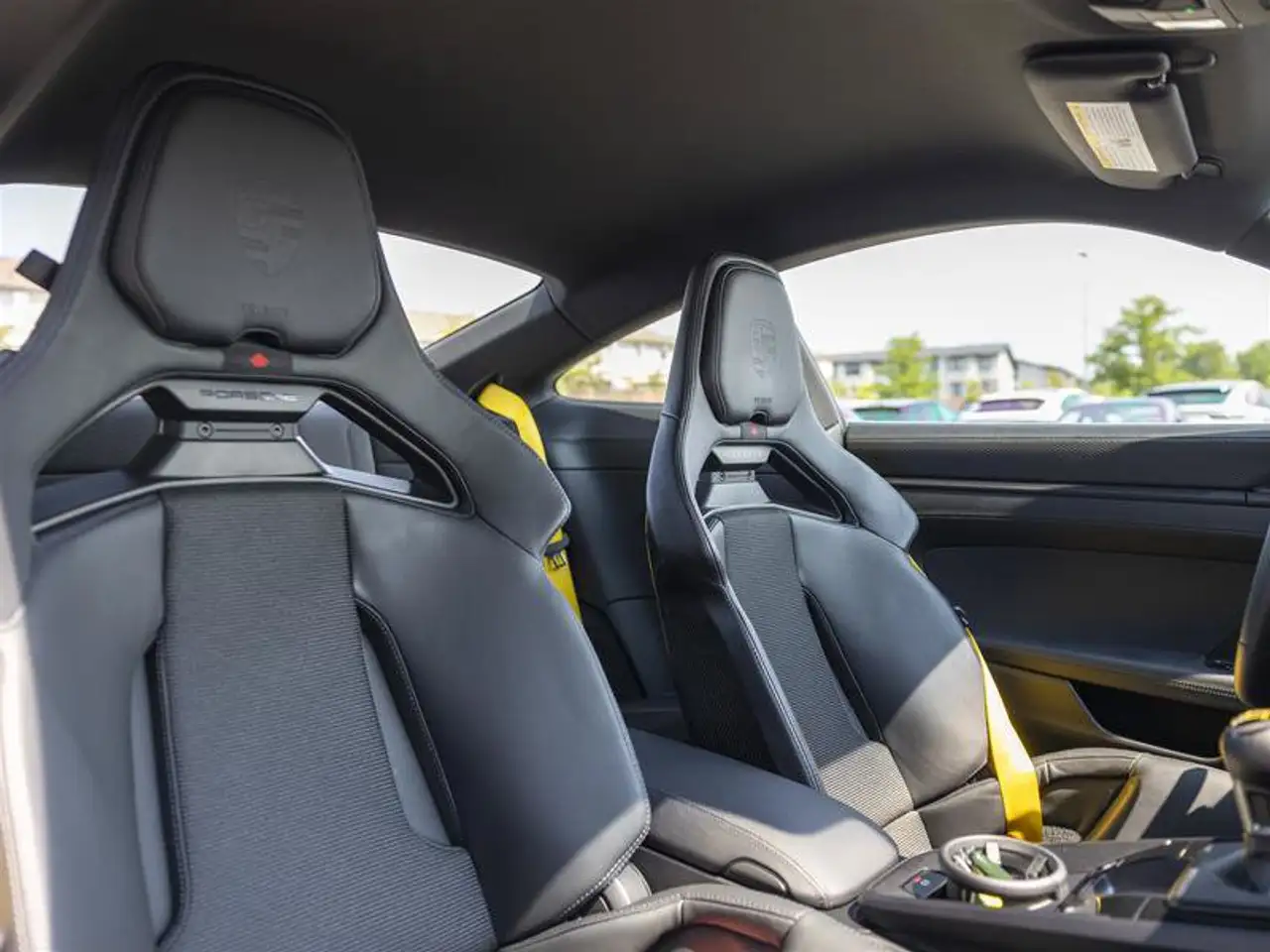 Porsche 911 - Image 25