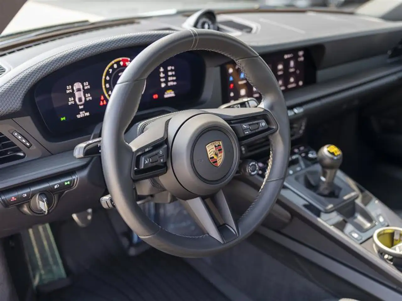 Porsche 911 - Image 27