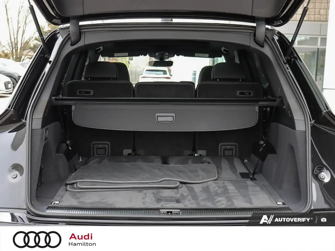 Audi Q7 - Image 10