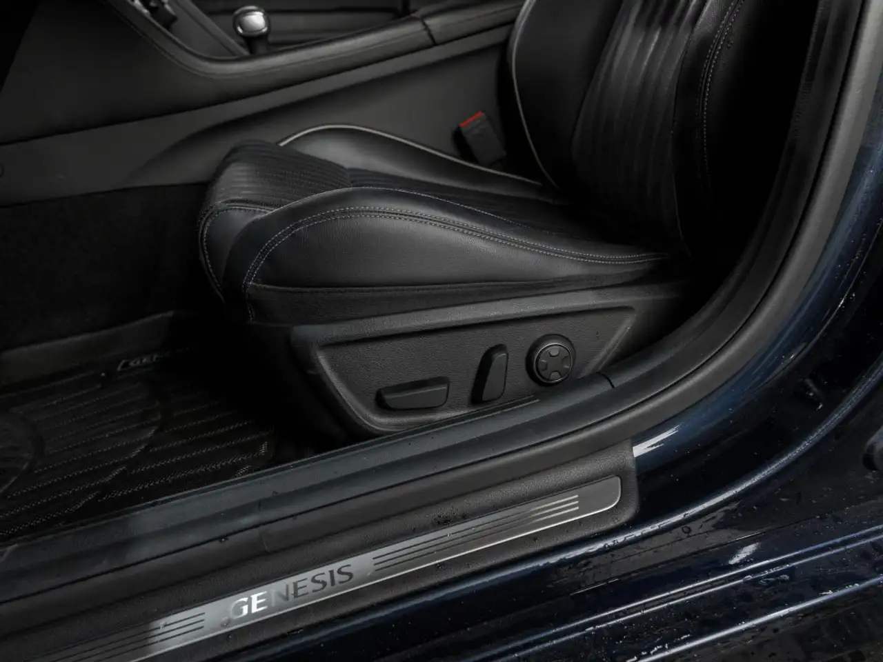 Genesis G70 - Image 17
