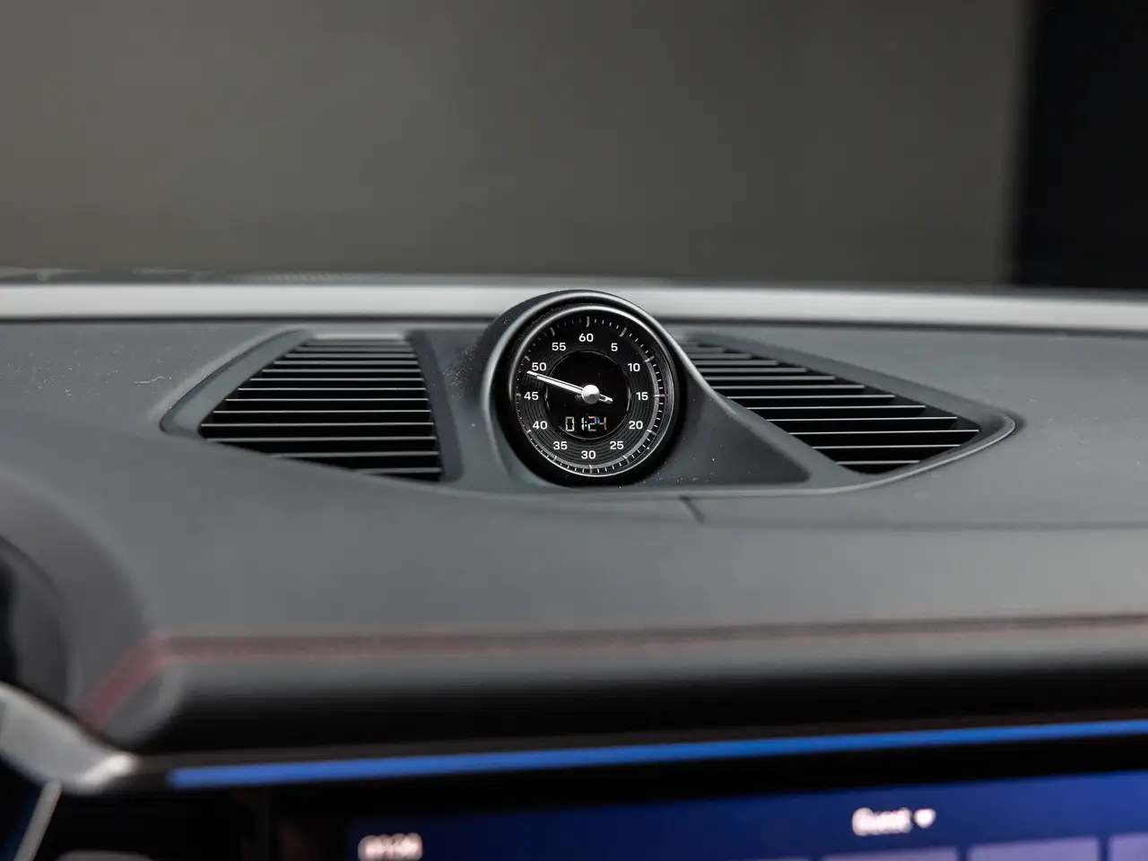 Porsche Macan - Image 16