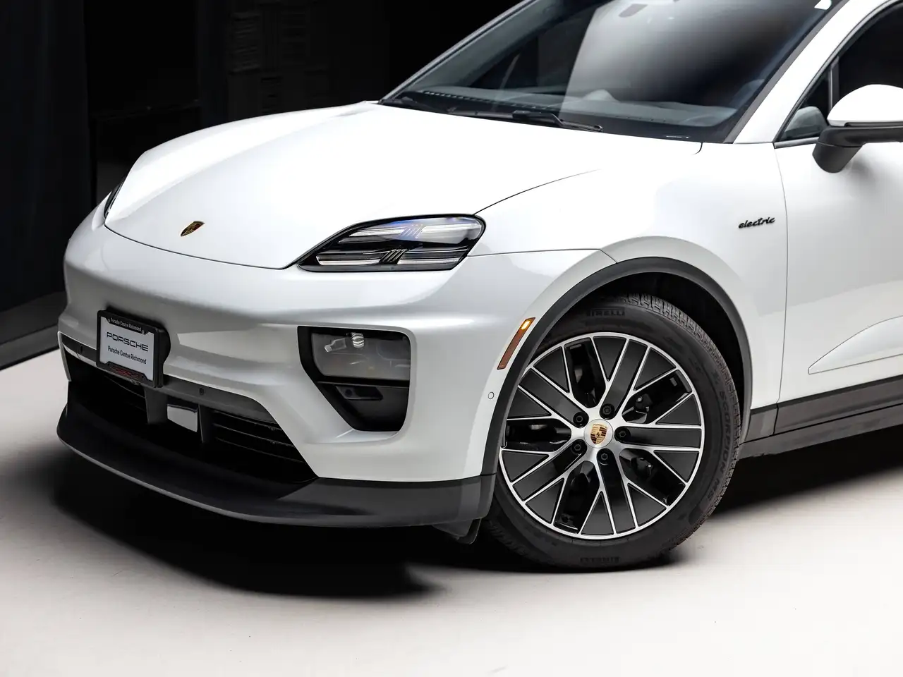 Porsche Macan - Image 35