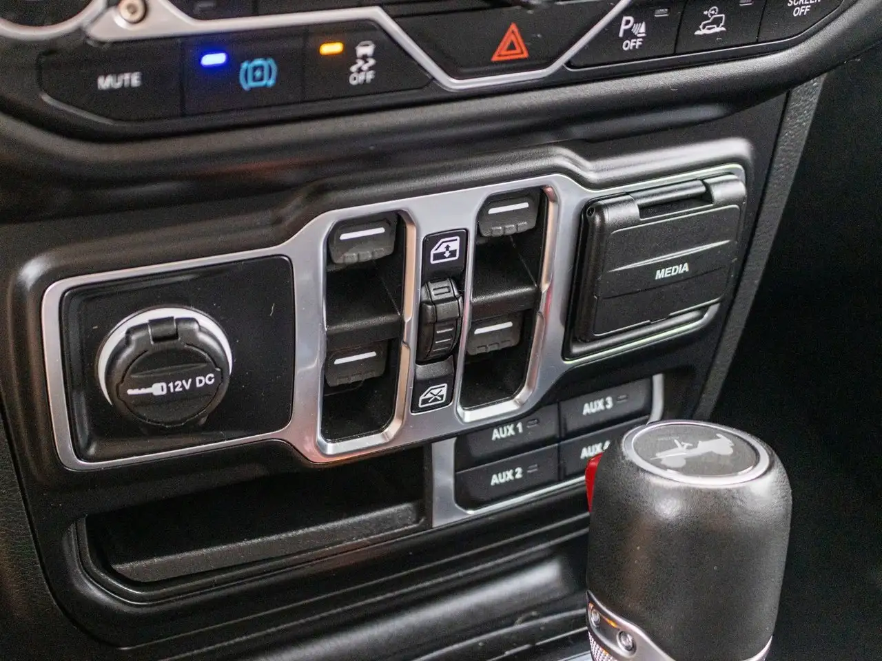 Jeep Wrangler - Image 15