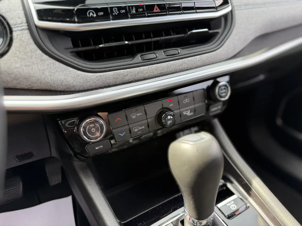 Jeep Compass - Image 13