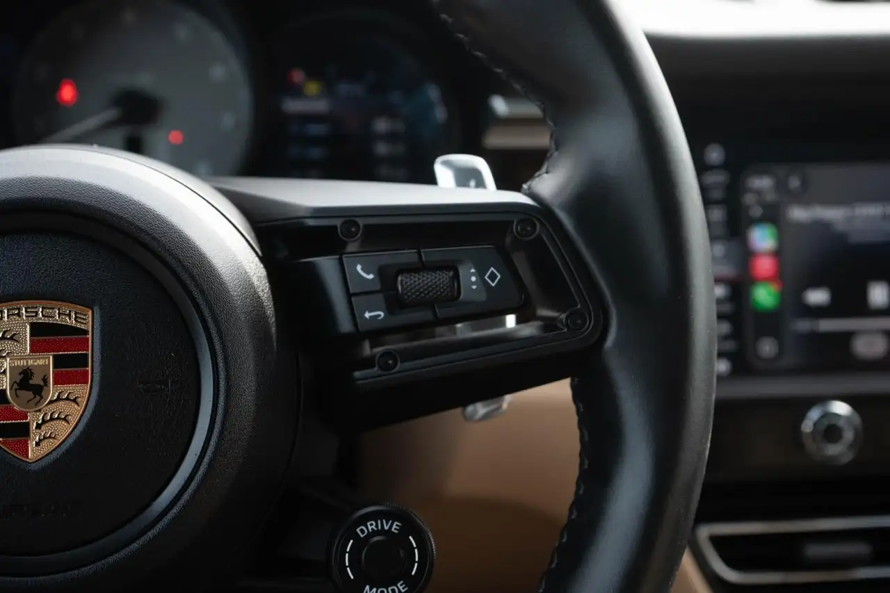 Porsche Macan - Image 19