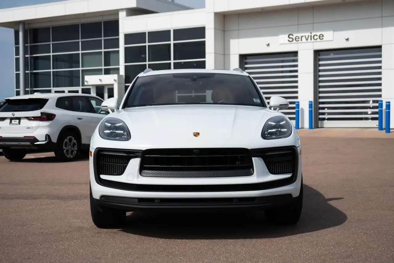 Porsche Macan - Image 2