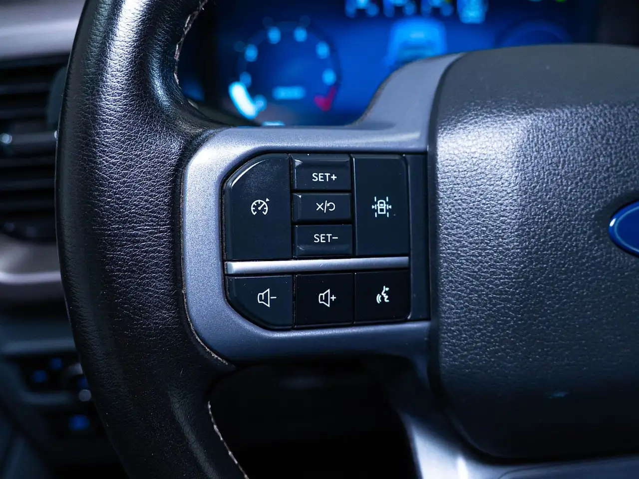 Ford F-150 - Image 21