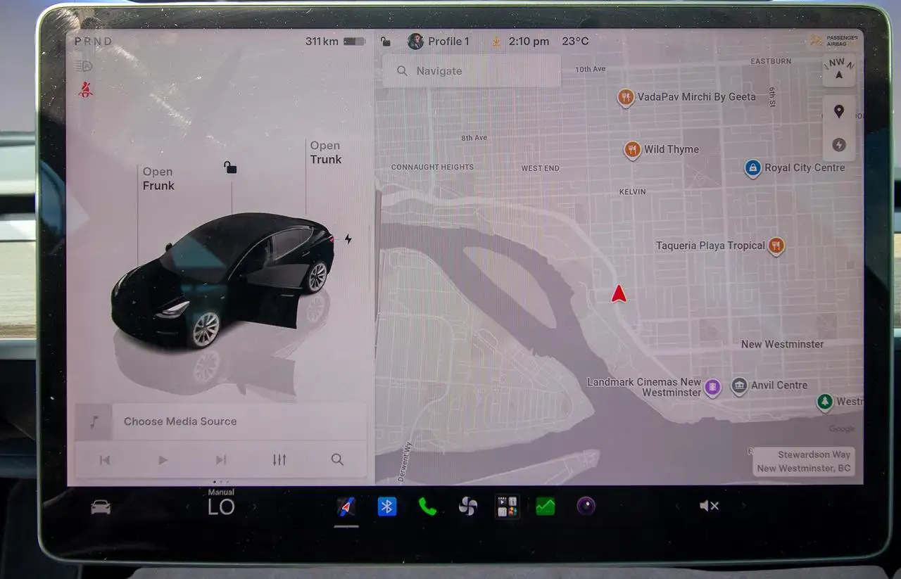 Tesla Model 3 - Image 18
