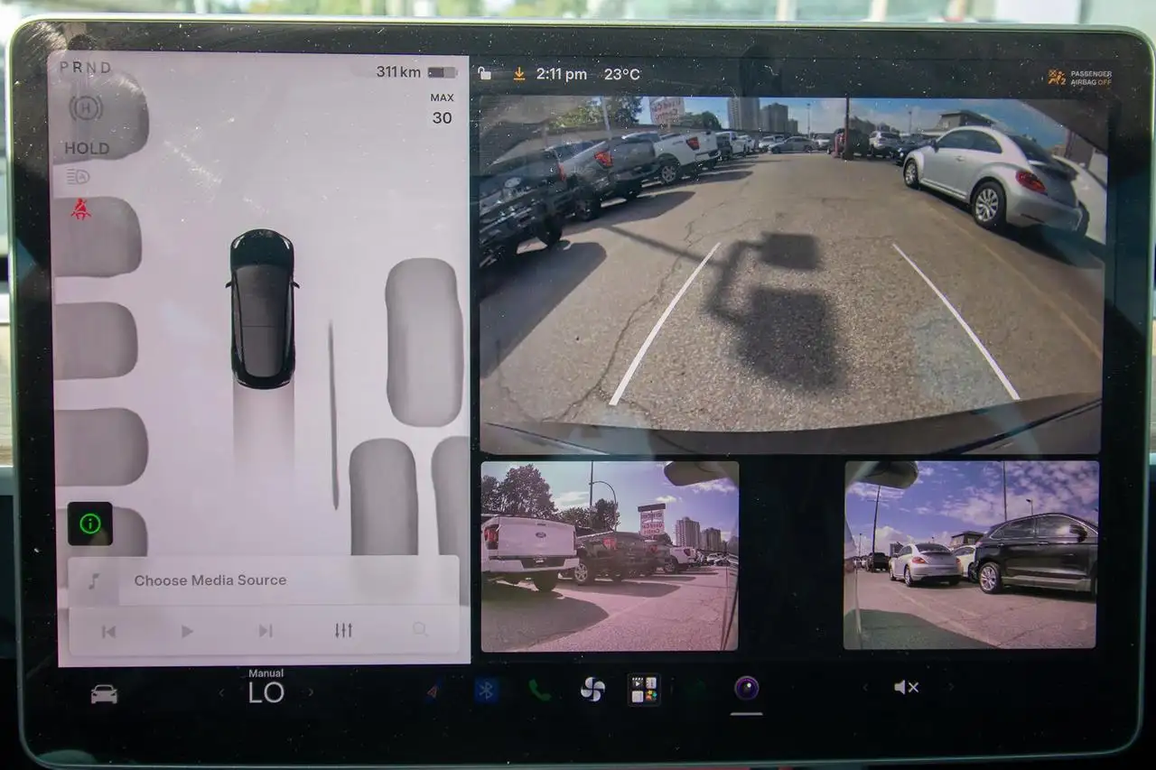 Tesla Model 3 - Image 22