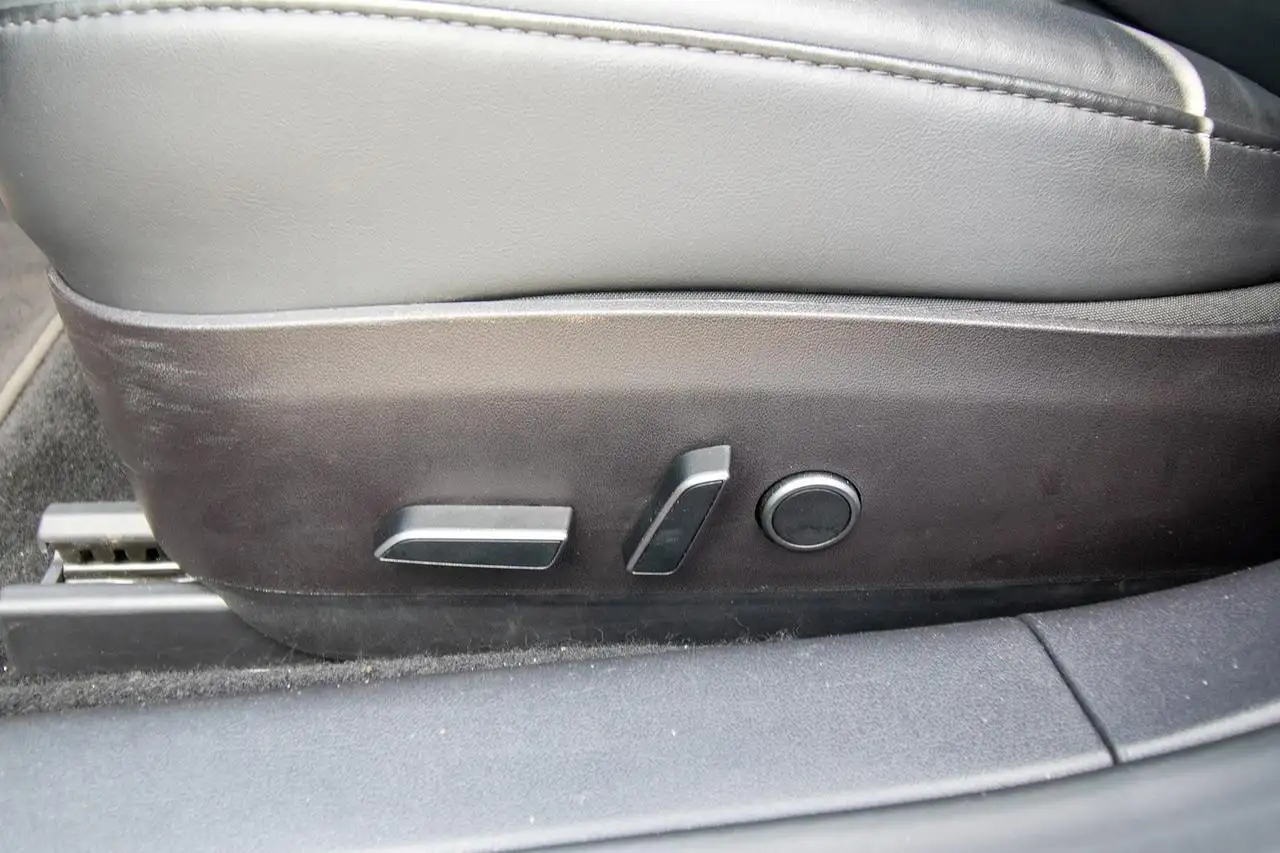 Tesla Model 3 - Image 13