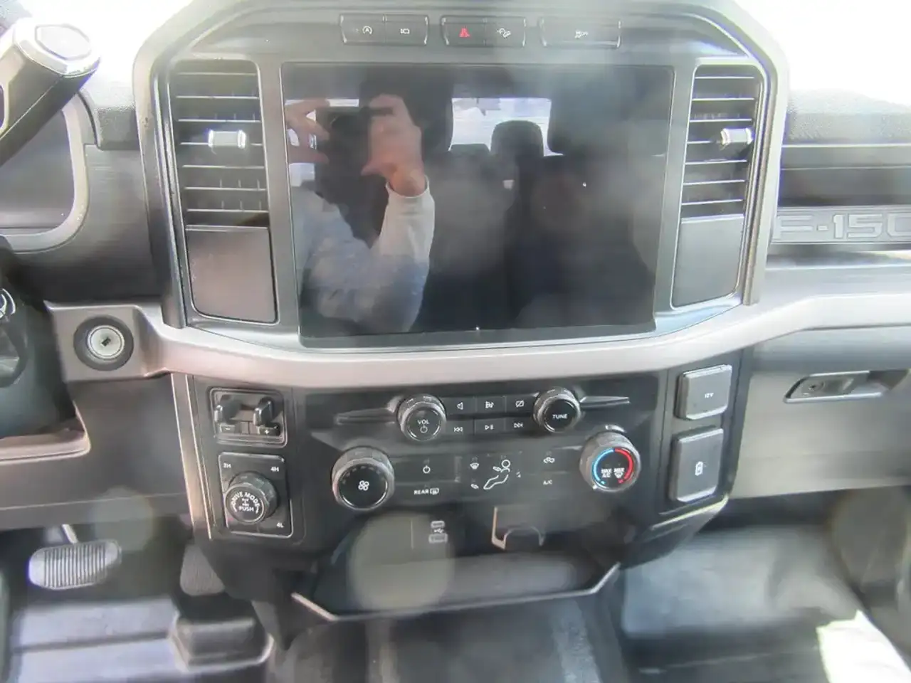 Ford F-150 - Image 4