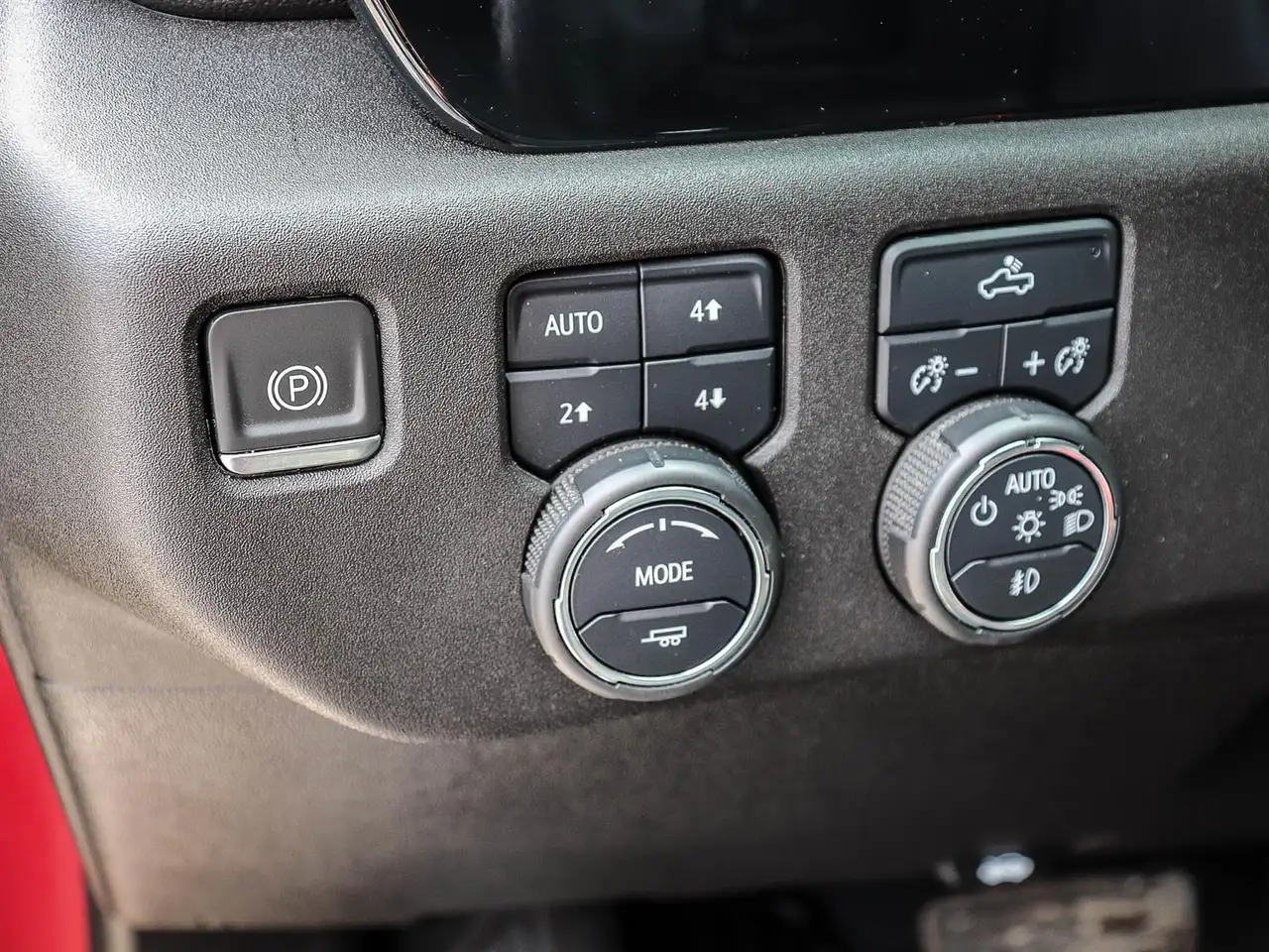Chevrolet Silverado 1500 - Image 9