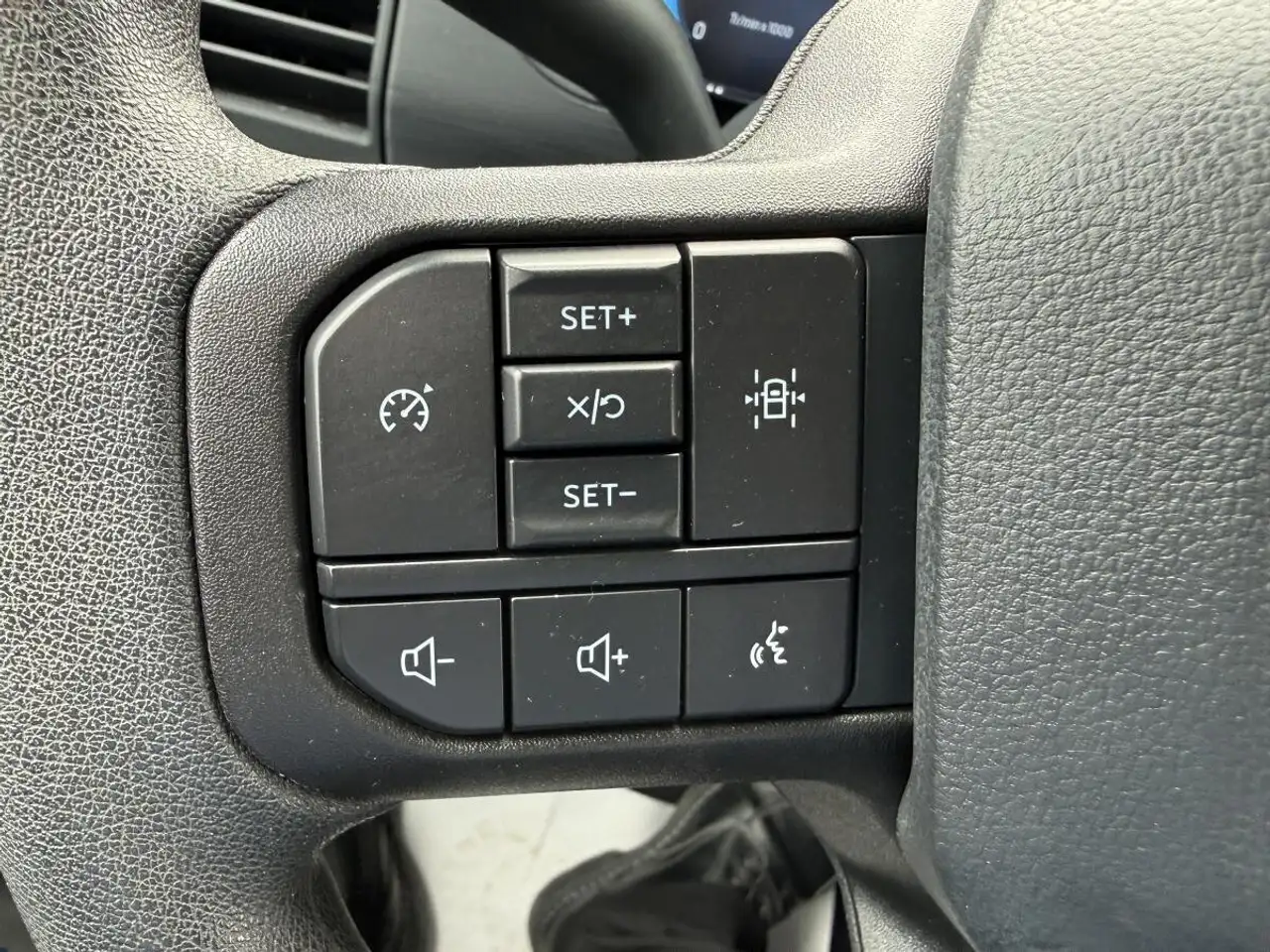 Ford F-150 - Image 20