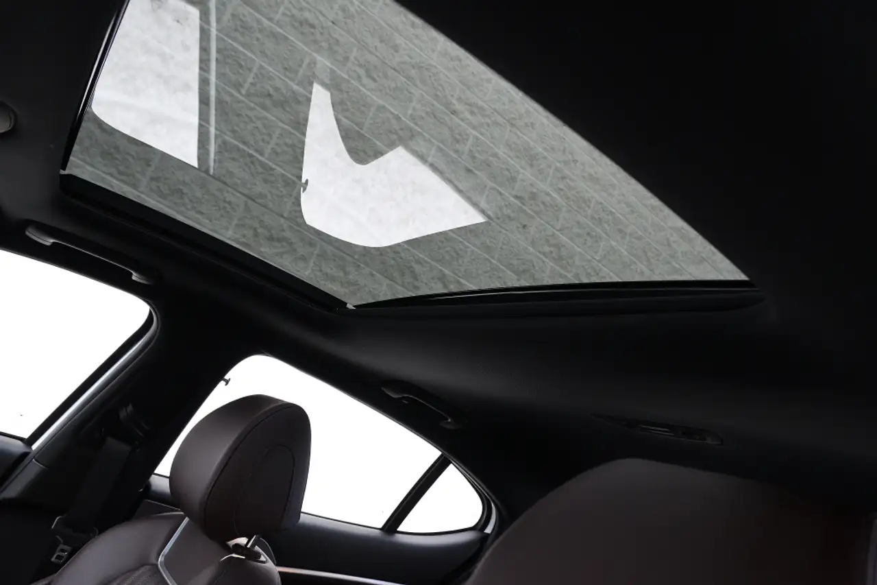 Genesis G70 - Image 18