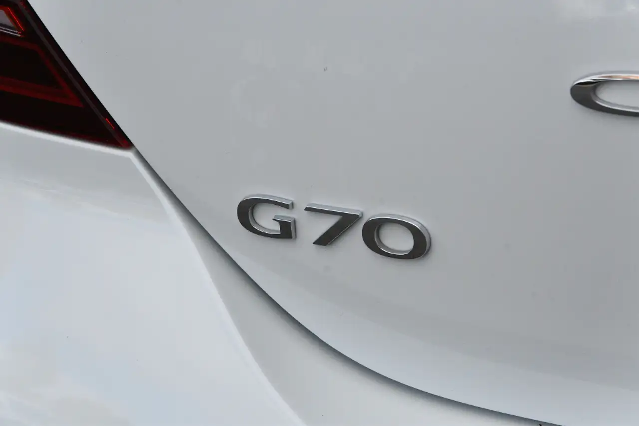 Genesis G70 - Image 9