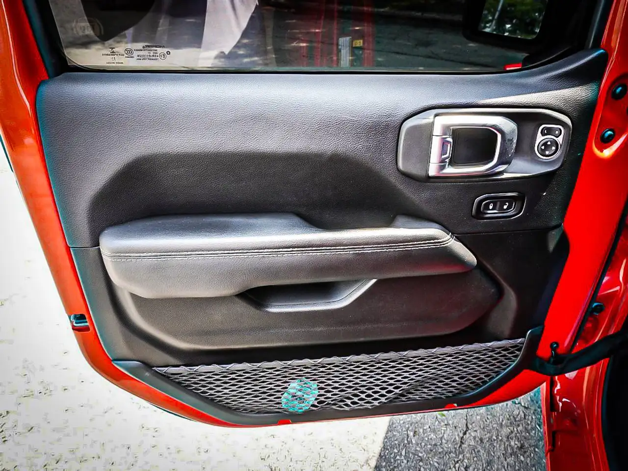 Jeep Wrangler - Image 11