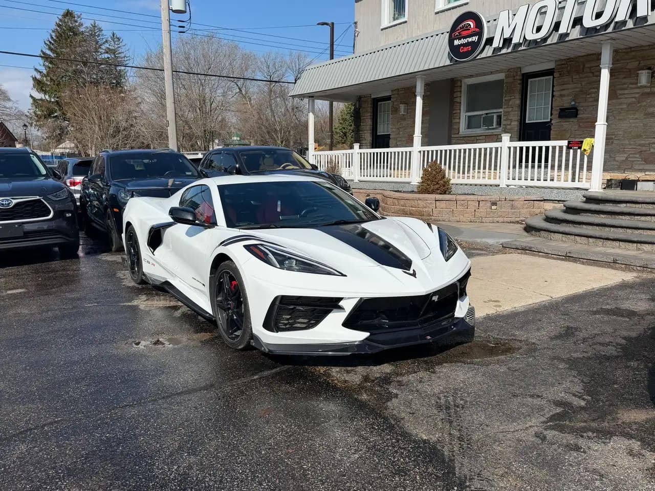 Chevrolet Corvette - Image 14