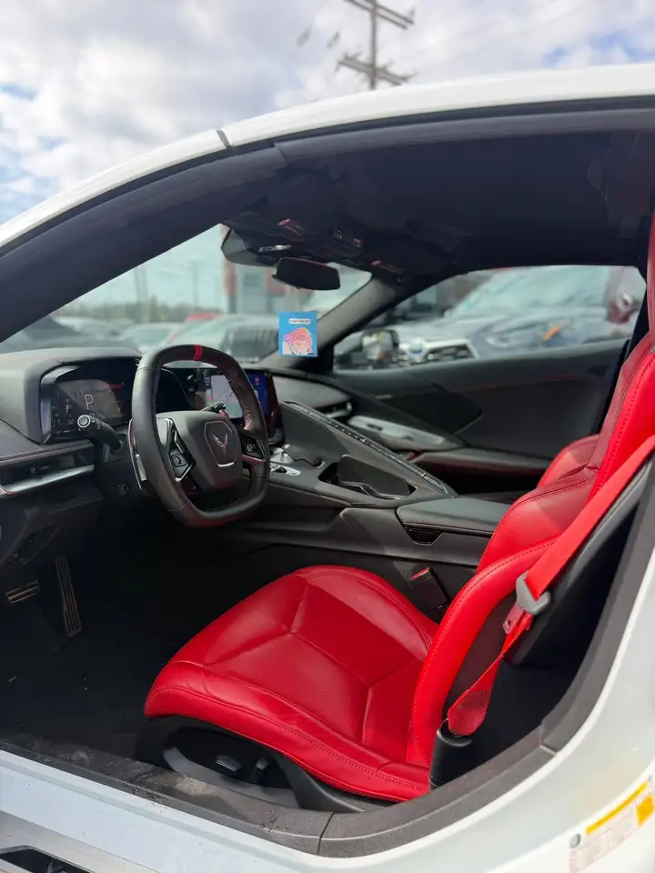 Chevrolet Corvette - Image 32