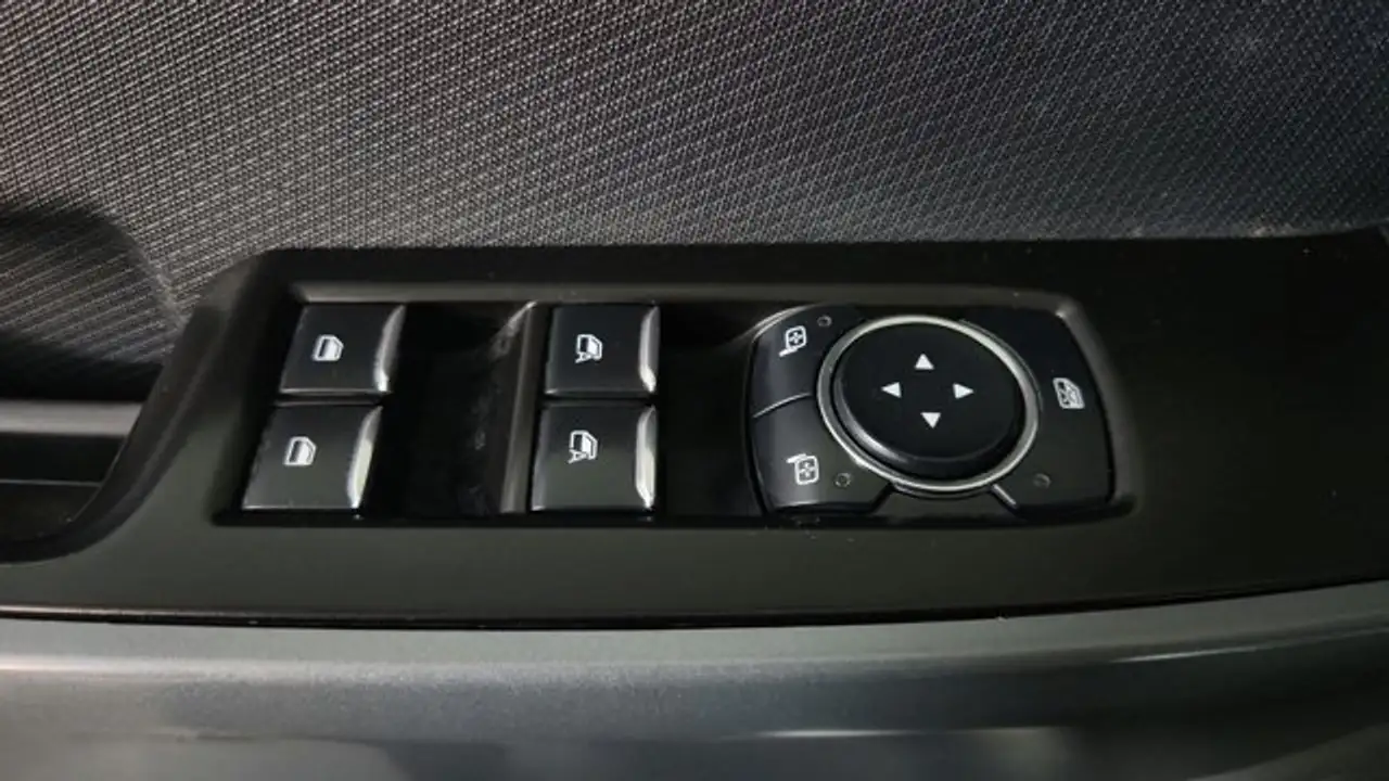 Ford F-150 - Image 17