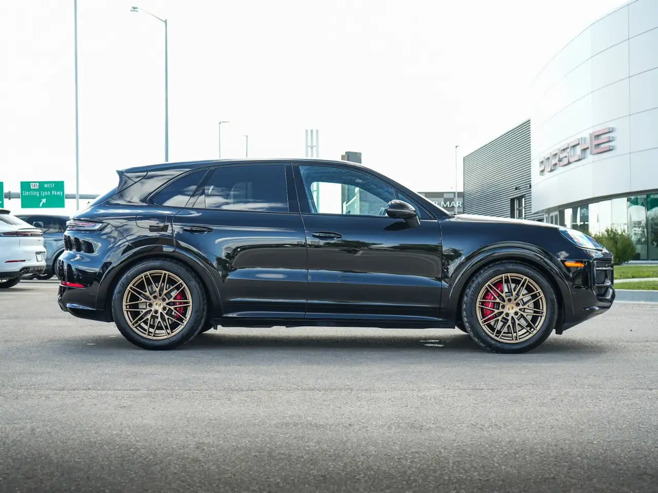 Porsche Cayenne - Image 8