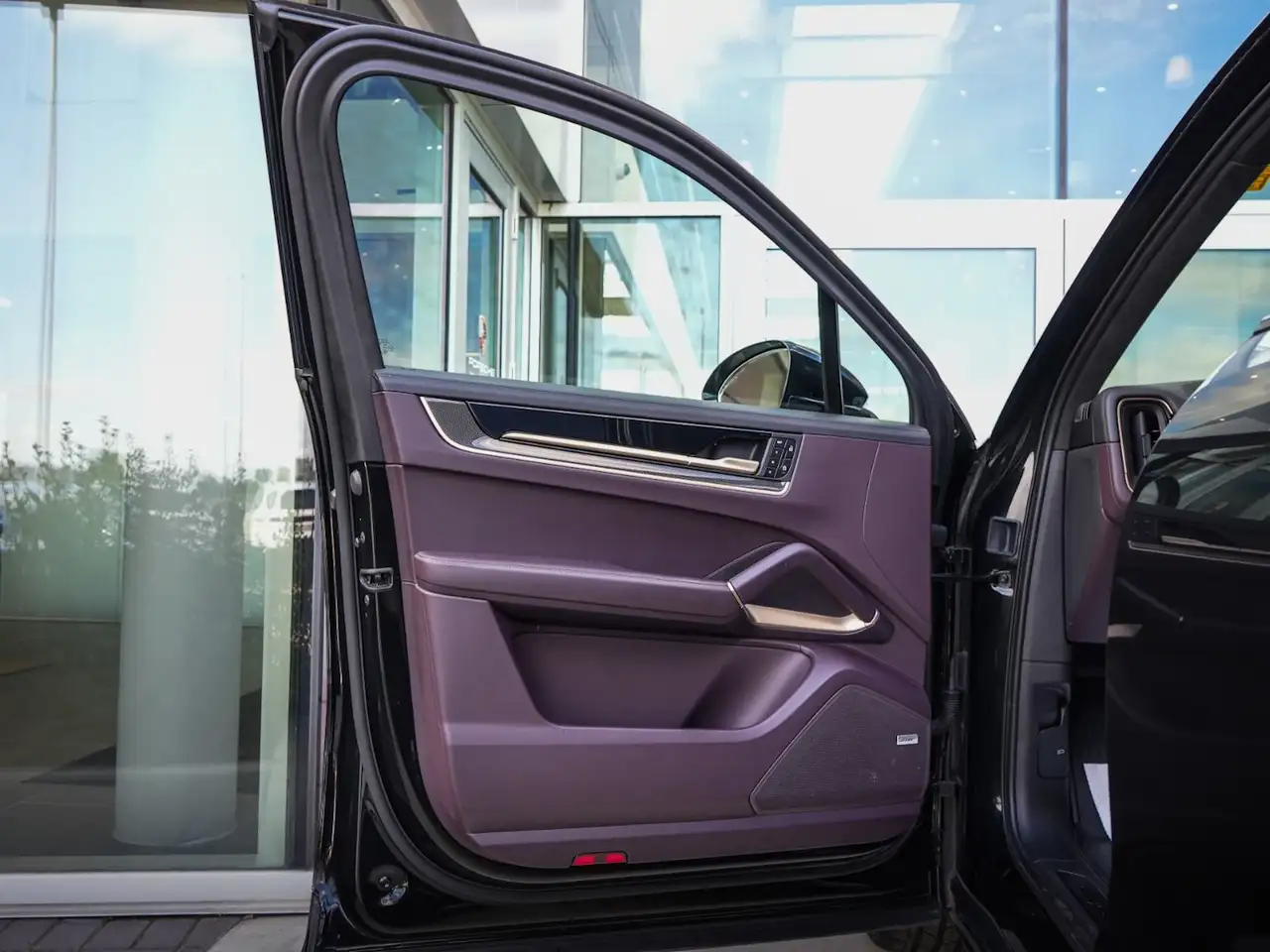 Porsche Cayenne - Image 16