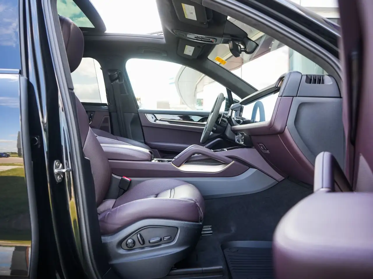 Porsche Cayenne - Image 17