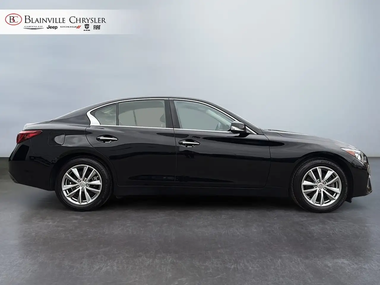 Infiniti Q50 - Image 9