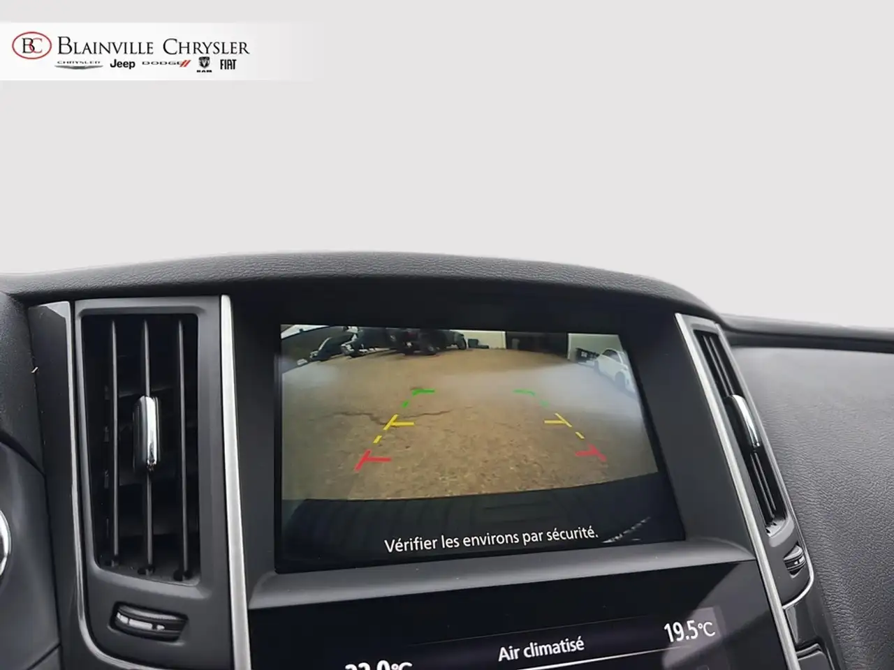 Infiniti Q50 - Image 32