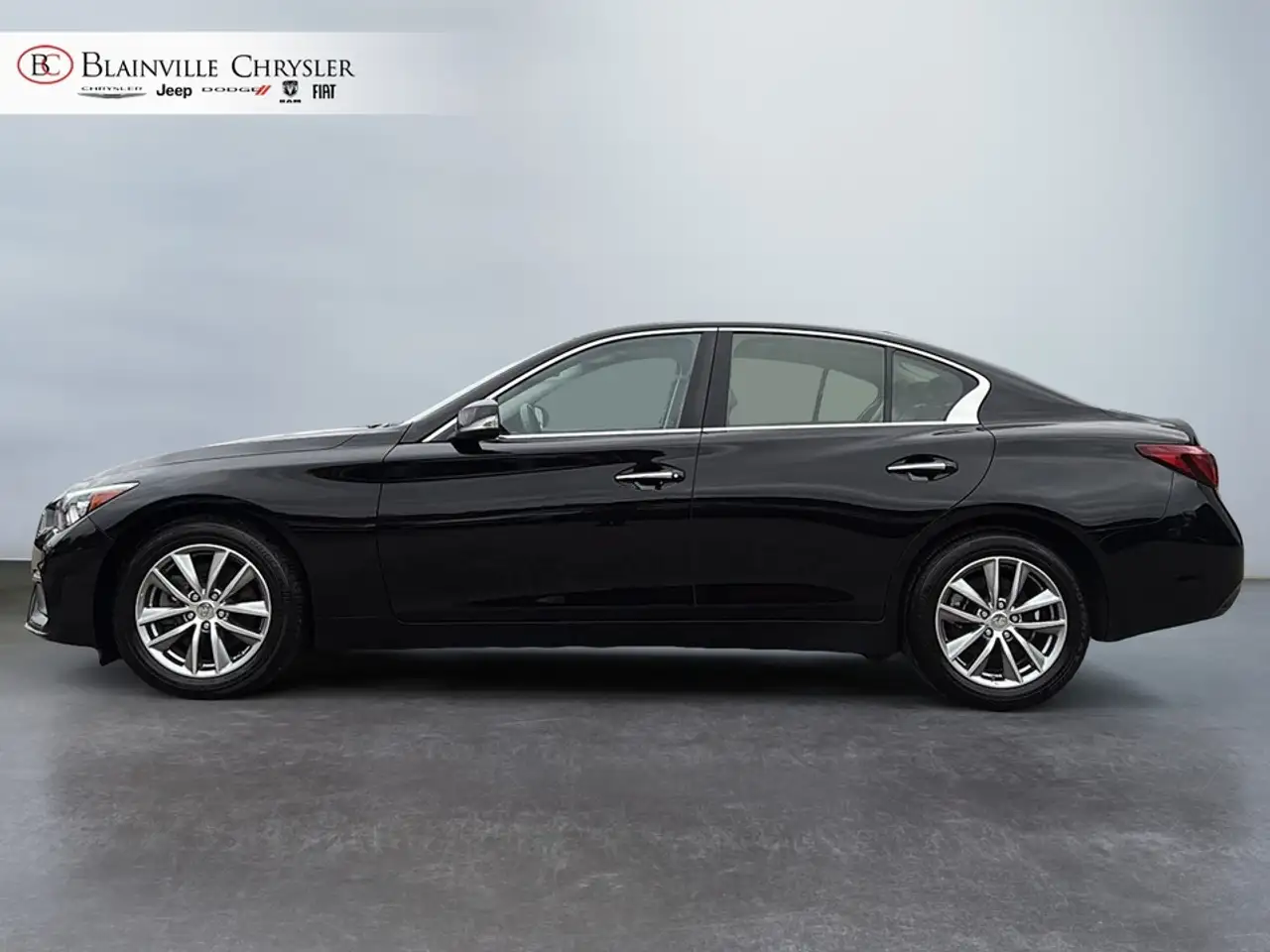 Infiniti Q50 - Image 3