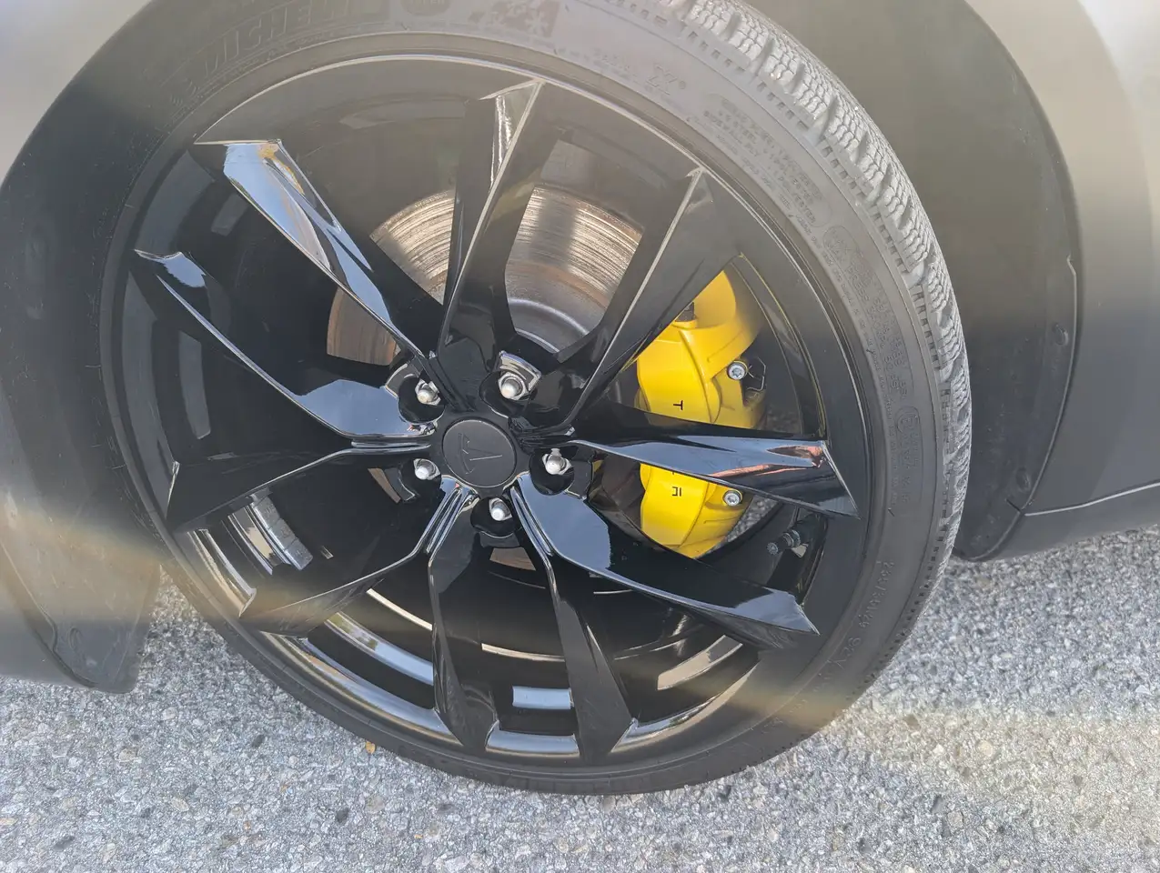 Tesla Model 3 - Image 12