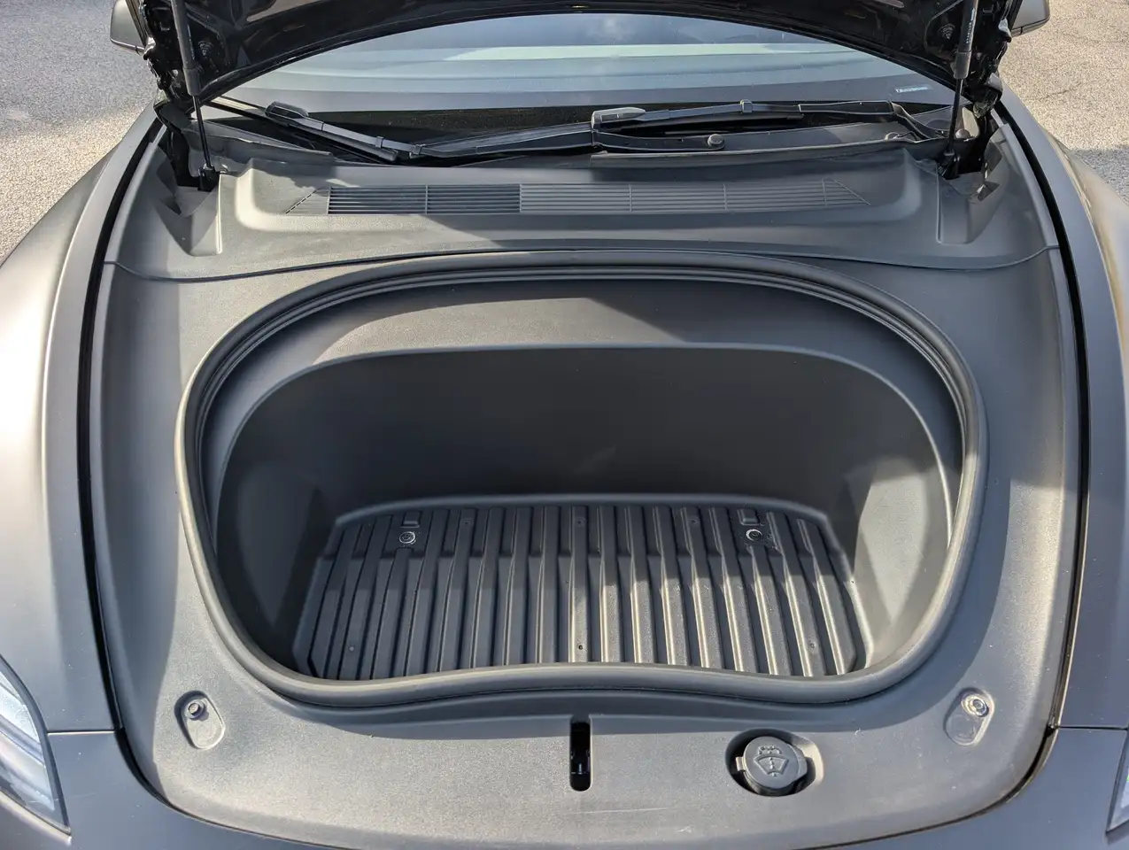 Tesla Model 3 - Image 10