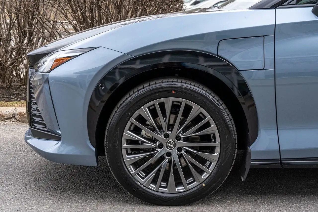 Lexus RZ - Image 12