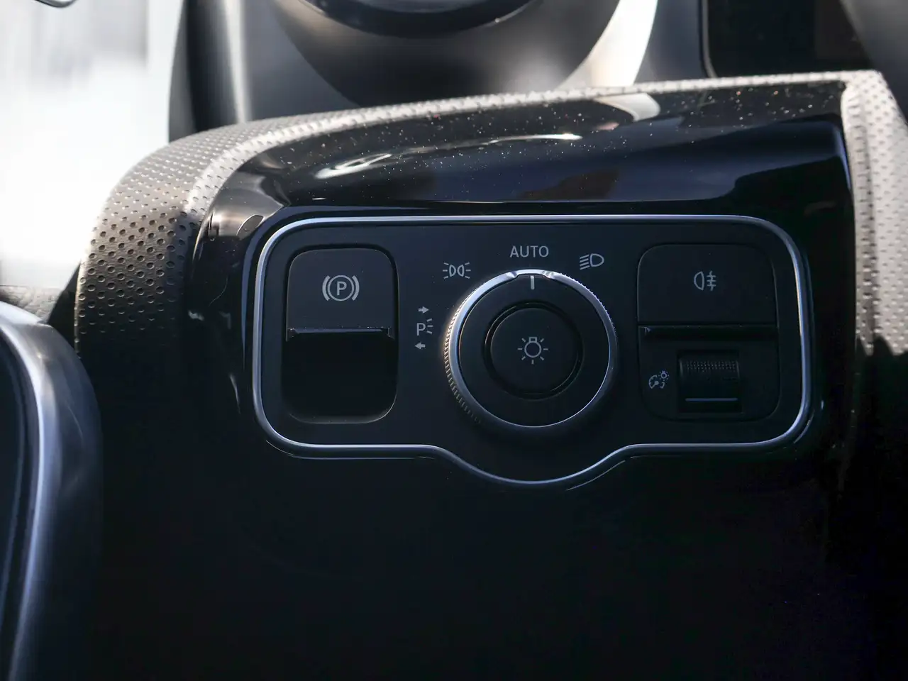 Mercedes-Benz CLA - Image 33