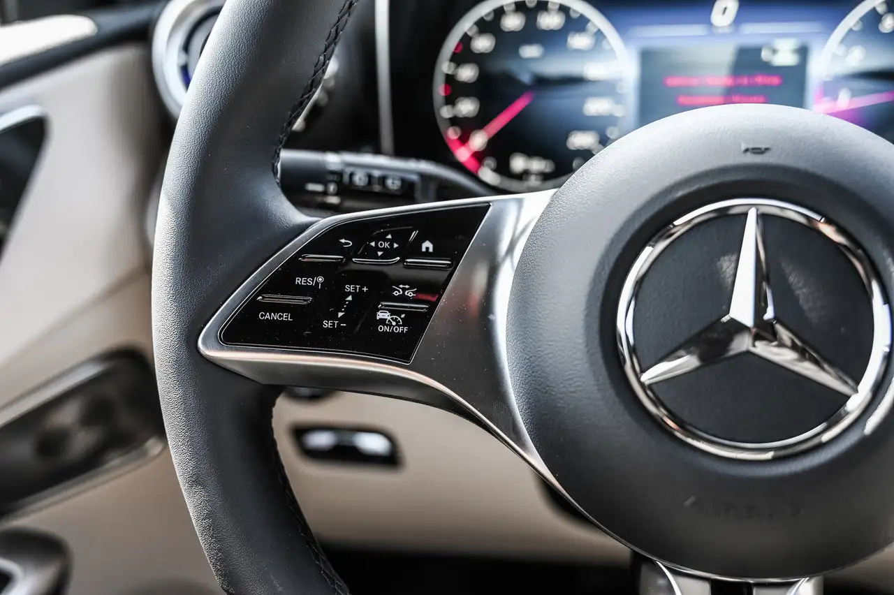 Mercedes-Benz GLC - Image 10