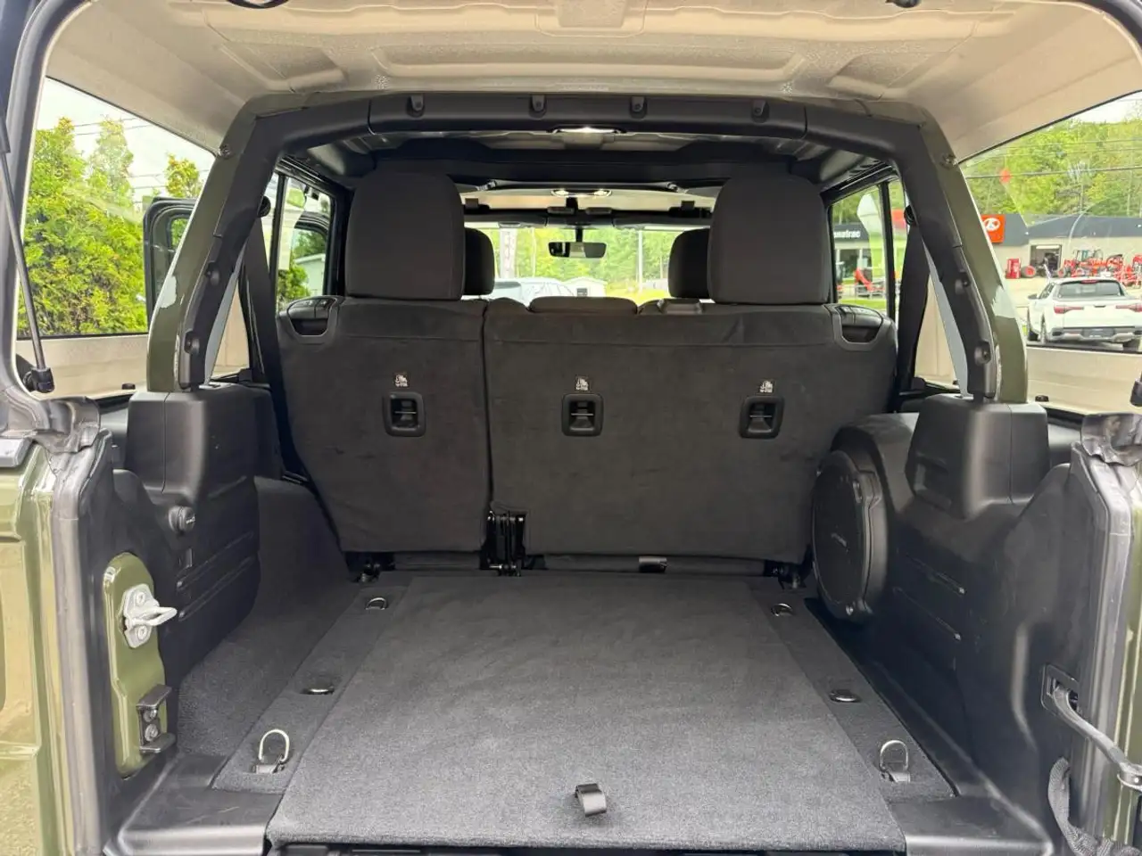 Jeep Wrangler - Image 19